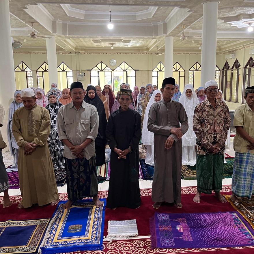 Pemerintah Desa Mario Gelar Sholat Dhuha Berjamaah di Dua Masjid