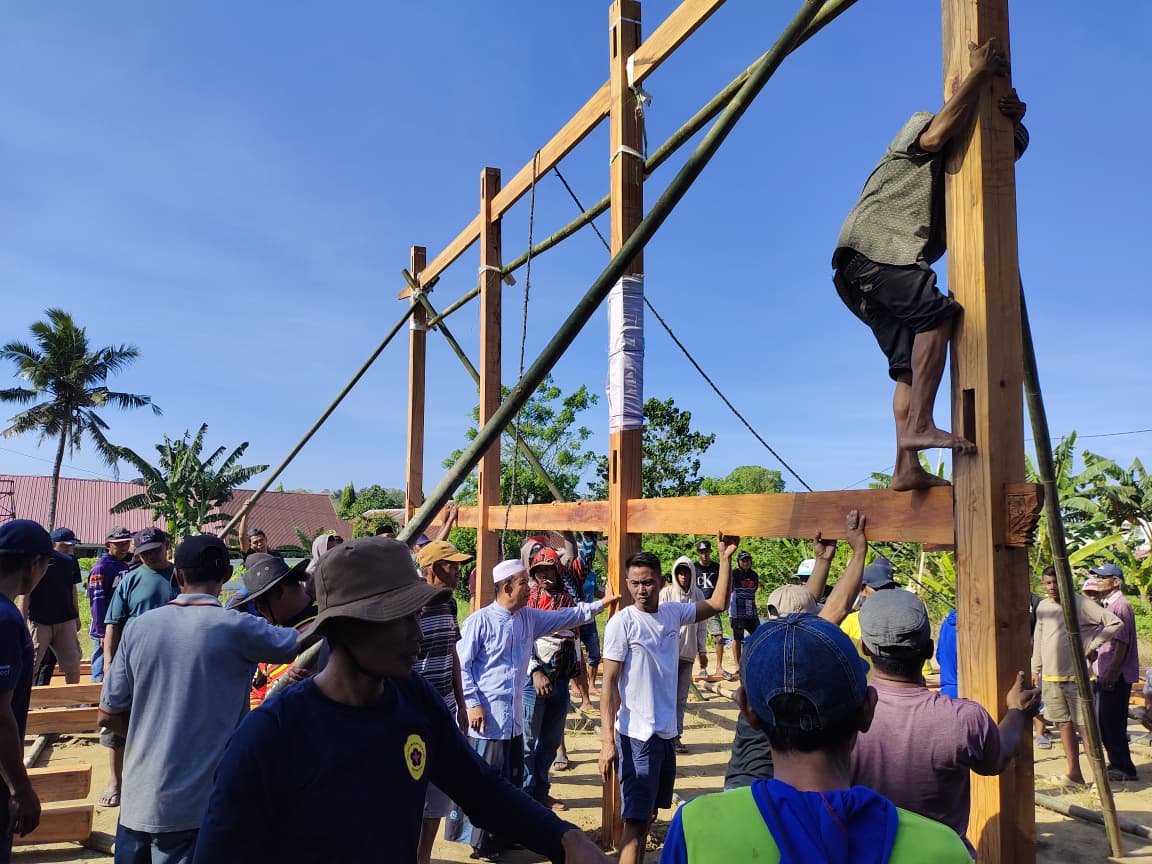 Tradisi Mappatettong Bola Baru, Wujud Kebersamaan dan Pelestarian Budaya di Desa Mario