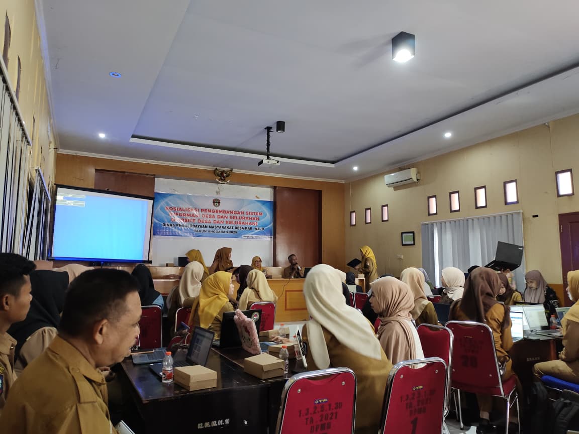 Dinas PMD Wajo Gelar Sosialisasi Pengembangan Sistem Informasi Desa dan Kelurahan Tahun 2025